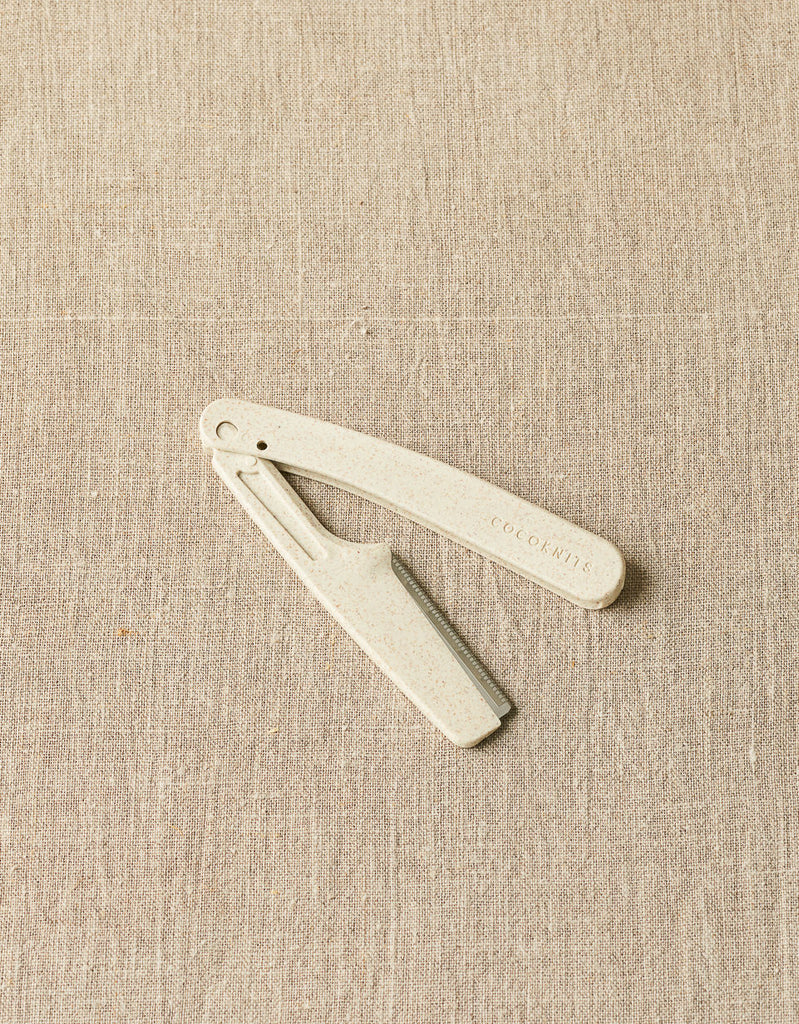 Cocoknit's Fuzz Off Comb