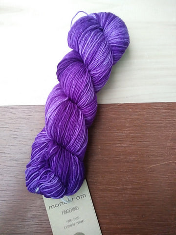Urth Monokrom Worsted