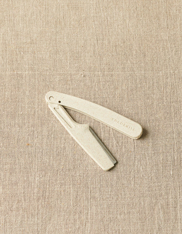 Cocoknit's Fuzz Off Comb