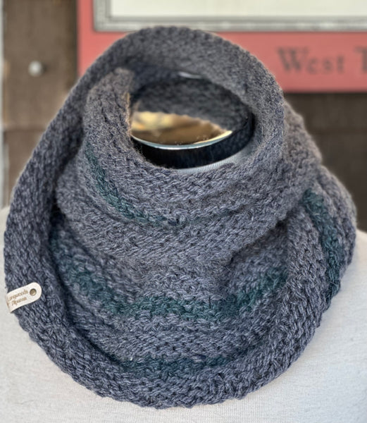 Bulky Moebius Cowl LAF111